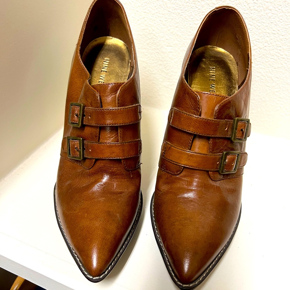 Nine West low cut booties, size 9, worn. Few times. Brown leather.